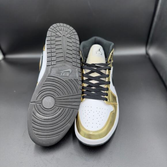 Jordan 1 Mid Metallic Gold Black White